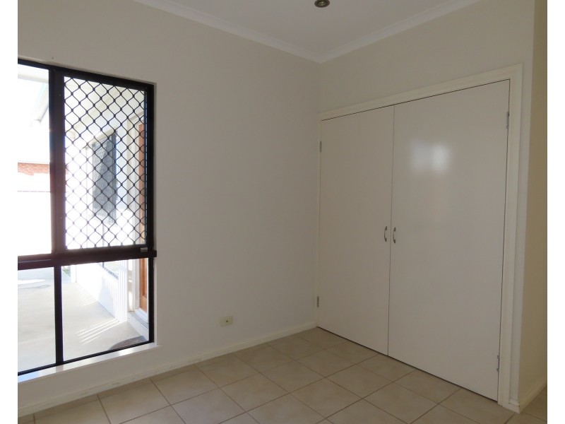 2/13 Queens Road, Bowen QLD 4805