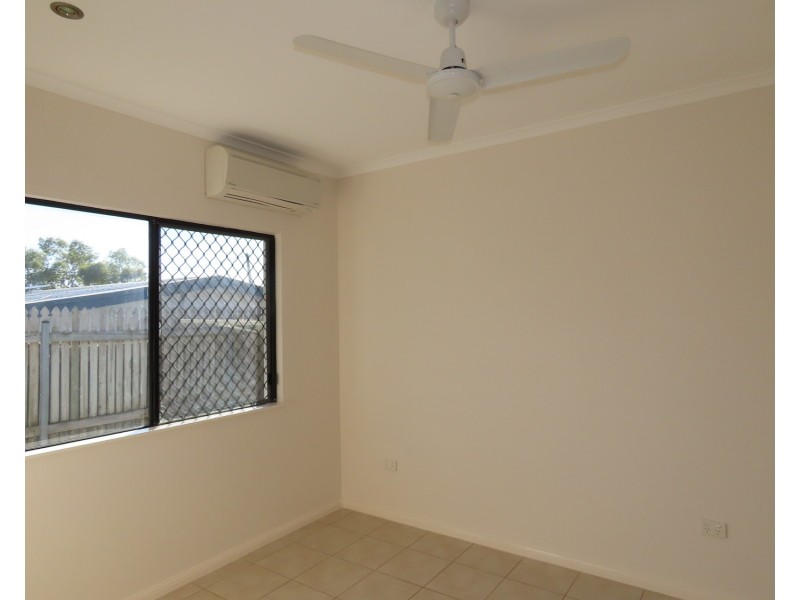 2/13 Queens Road, Bowen QLD 4805
