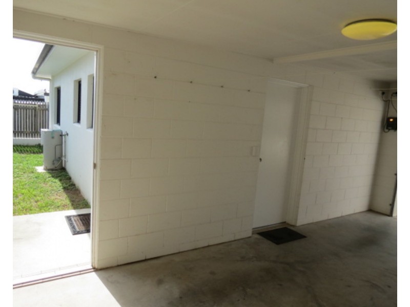 2/13 Queens Road, Bowen QLD 4805