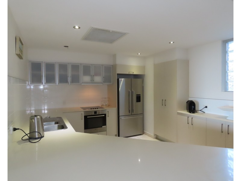 9/2b Horseshoe Bay Road, Bowen QLD 4805