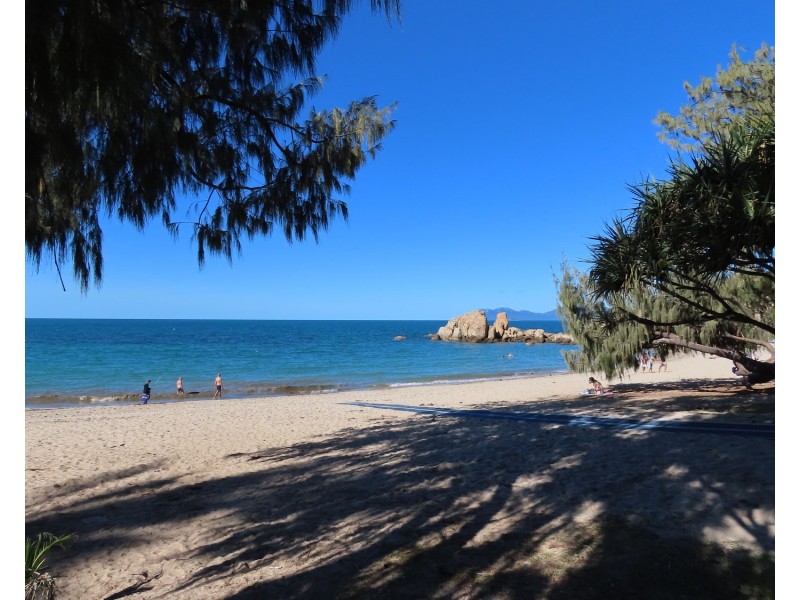 9/2b Horseshoe Bay Road, Bowen QLD 4805