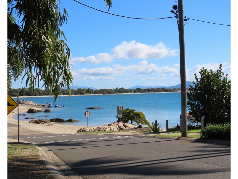 9/2b Horseshoe Bay Road, Bowen QLD 4805