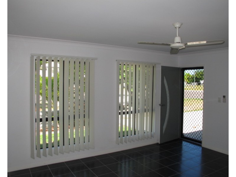 2/16 Williams Street, Bowen QLD 4805