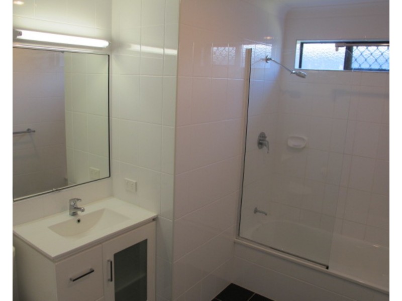 2/16 Williams Street, Bowen QLD 4805