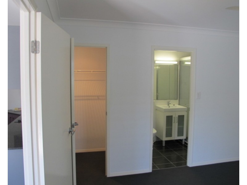 2/16 Williams Street, Bowen QLD 4805