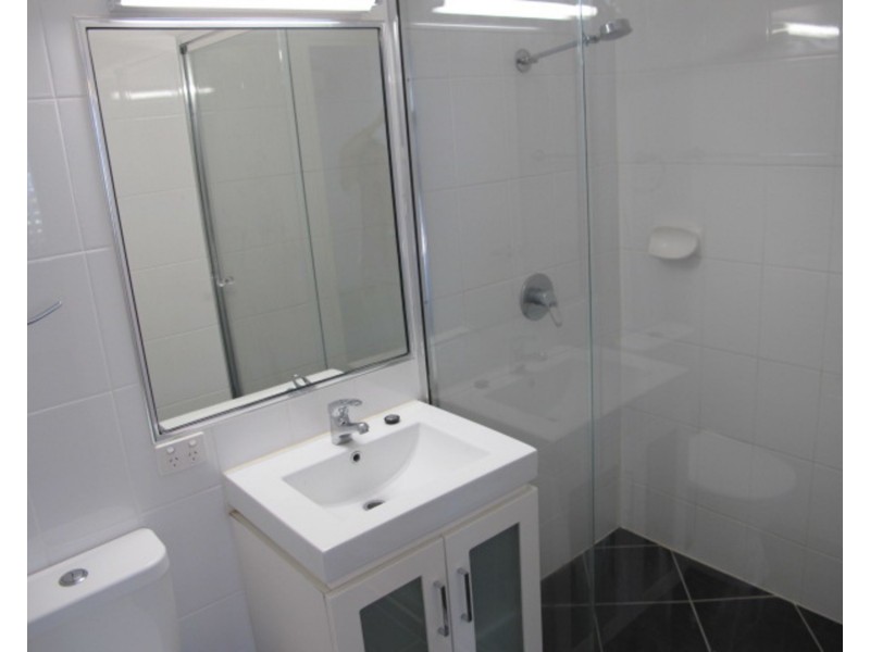 2/16 Williams Street, Bowen QLD 4805