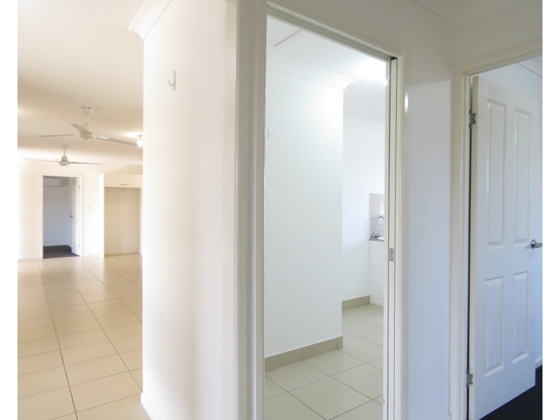 8 Schilling Court, Bowen QLD 4805