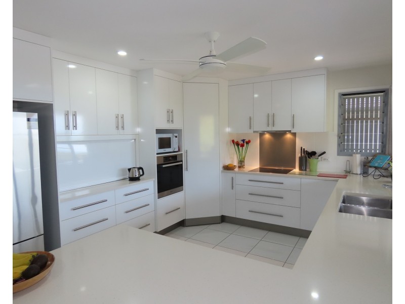 12 Grandview Terrace, Bowen QLD 4805