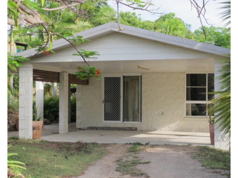 81 Poole Street, Bowen QLD 4805