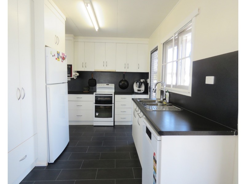 49 Reynolds Street, Bowen QLD 4805