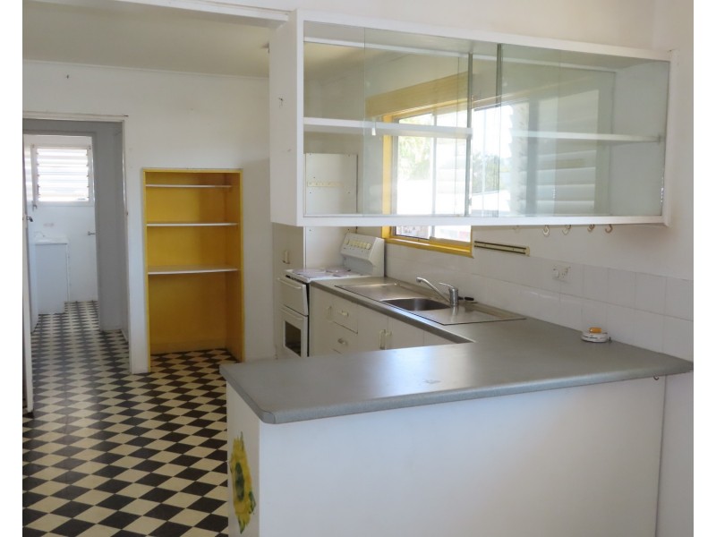 11 Scott Street, Bowen QLD 4805