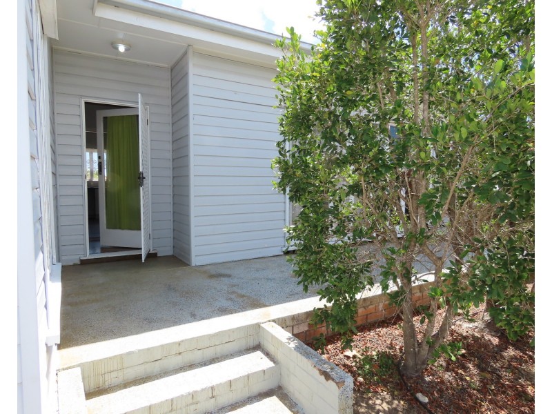 12 Korah Street, Bowen QLD 4805