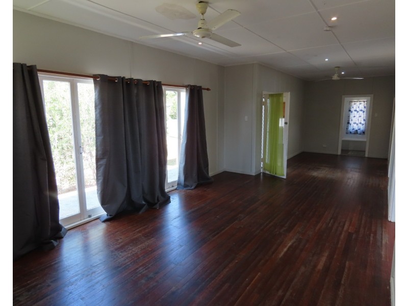 12 Korah Street, Bowen QLD 4805