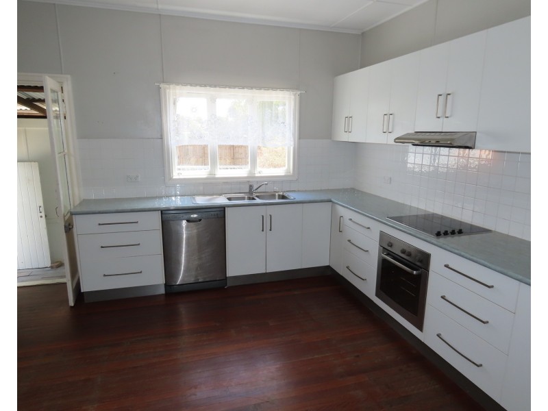 12 Korah Street, Bowen QLD 4805