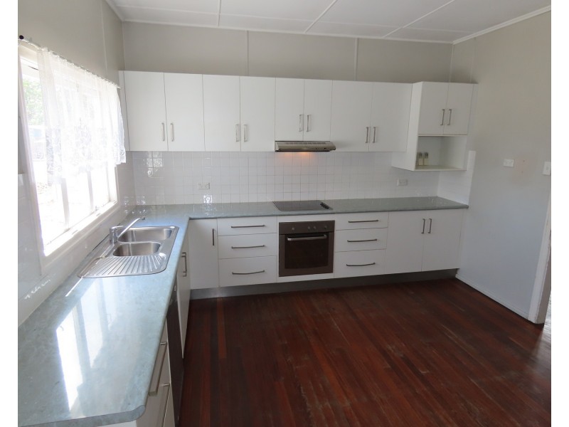 12 Korah Street, Bowen QLD 4805