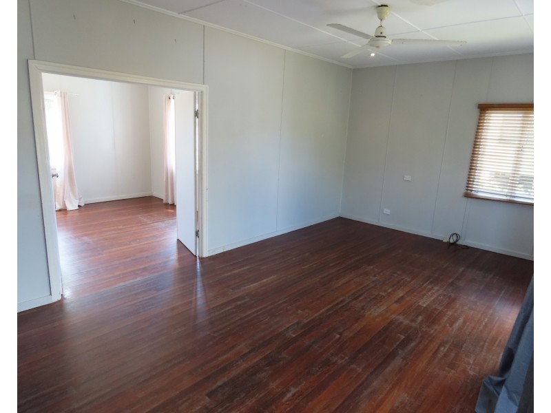 12 Korah Street, Bowen QLD 4805