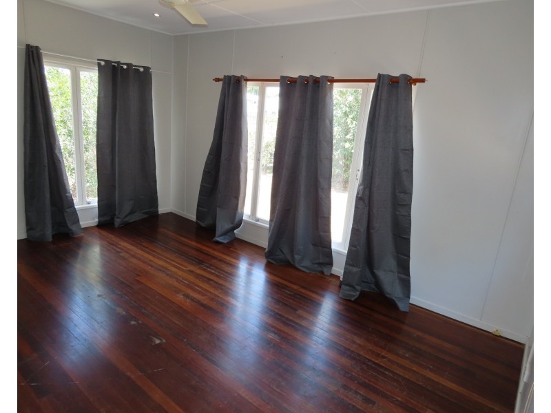 12 Korah Street, Bowen QLD 4805