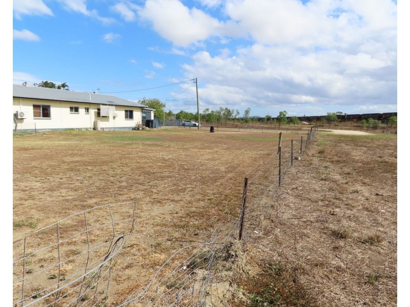 52 Jackson Street, Bowen QLD 4805