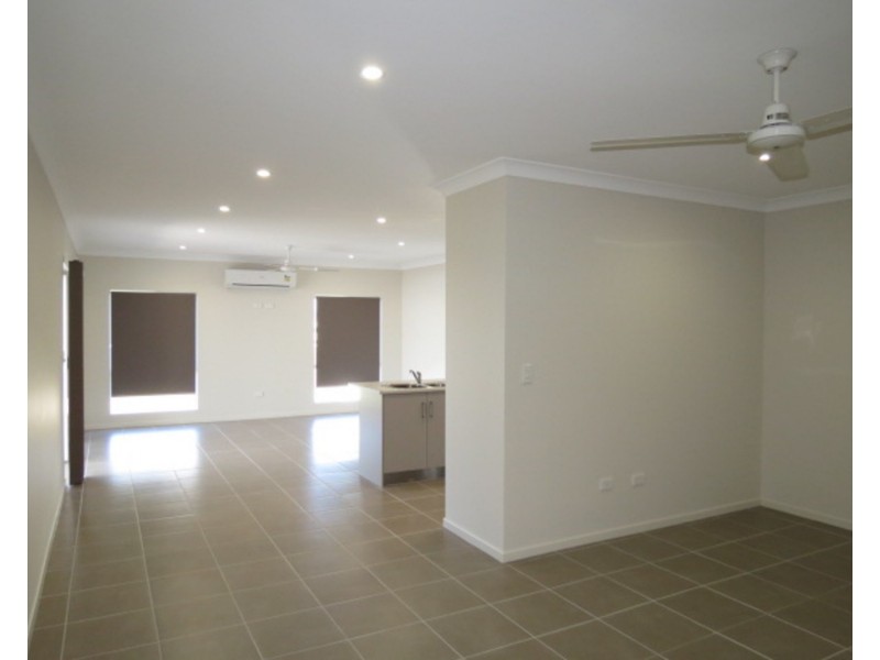 9 Marine Parade, Bowen QLD 4805