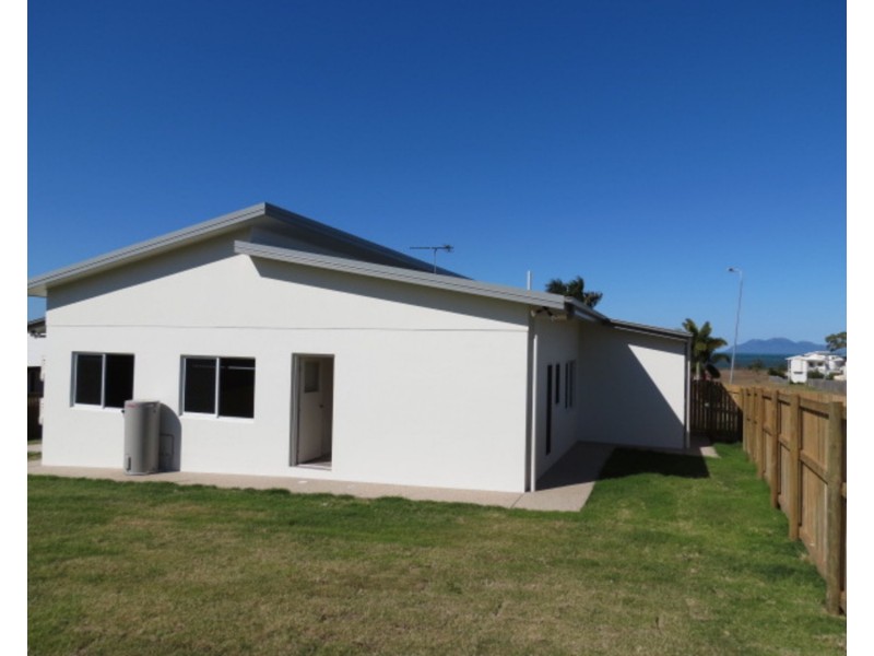 9 Marine Parade, Bowen QLD 4805