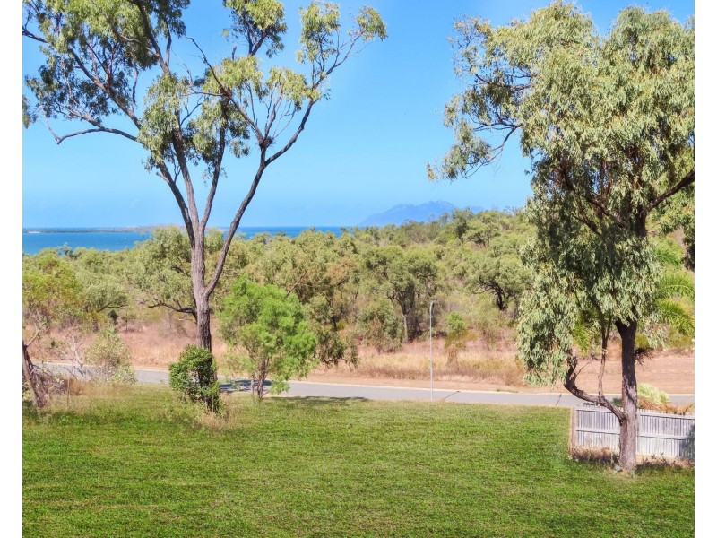 4 Grandview Terrace, Bowen QLD 4805