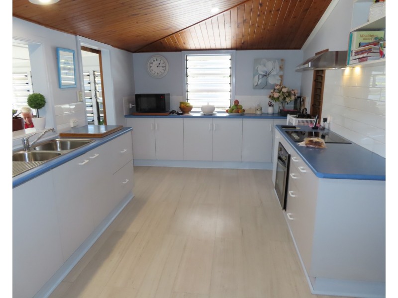 12 Oak Crescent, Bowen QLD 4805