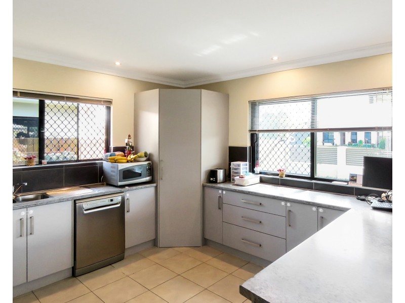 17 Lime Tree Court, Bowen QLD 4805