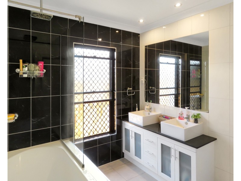 17 Lime Tree Court, Bowen QLD 4805