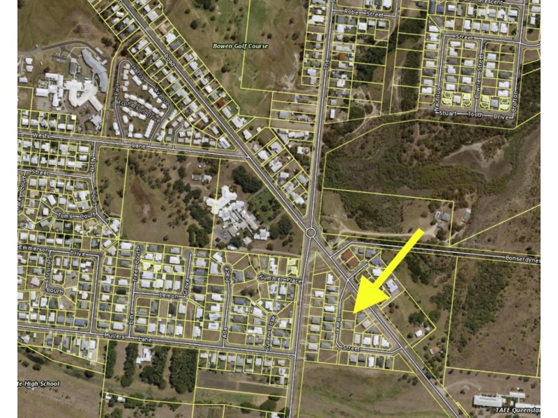 16 Baker Street, Bowen QLD 4805