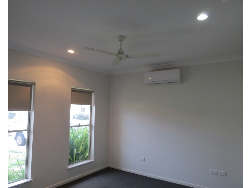 33 Seabreeze Crescent, Bowen QLD 4805