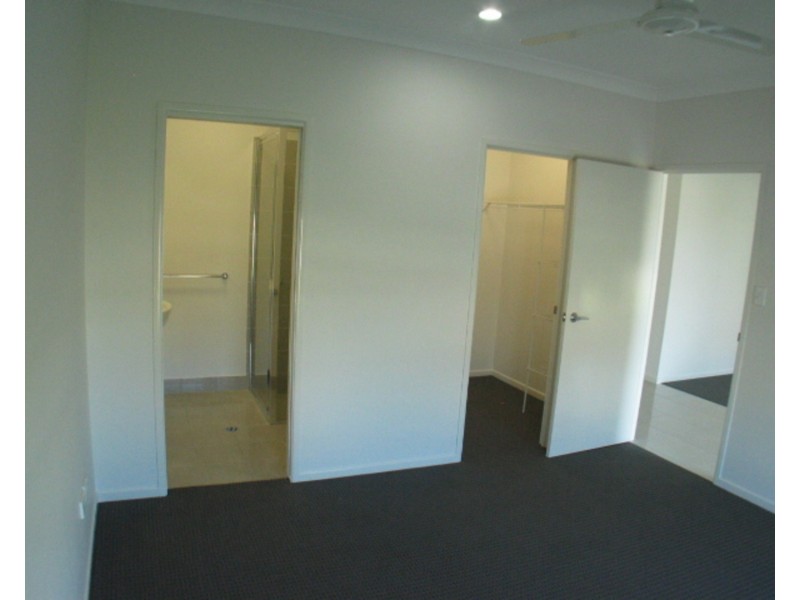 33 Seabreeze Crescent, Bowen QLD 4805