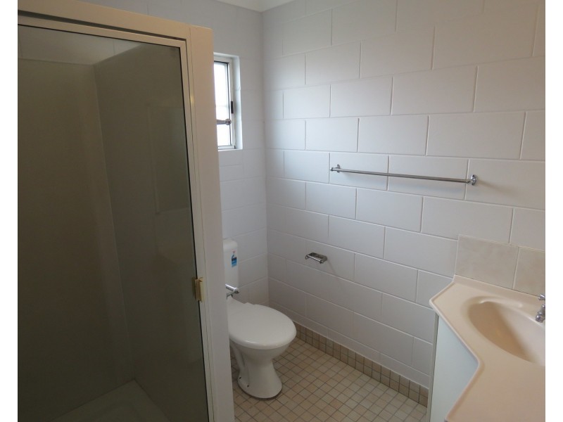 2/108 Herbert Street, Bowen QLD 4805