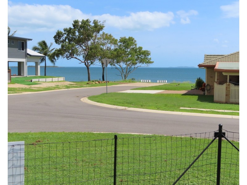 55 Whyte Avenue, Bowen QLD 4805
