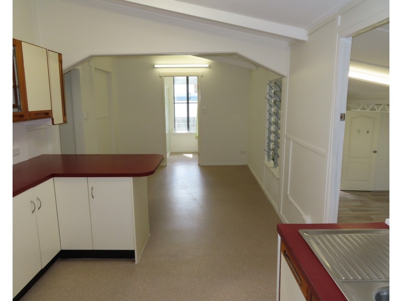 55 Whyte Avenue, Bowen QLD 4805