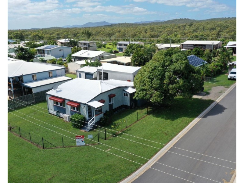 55 Whyte Avenue, Bowen QLD 4805