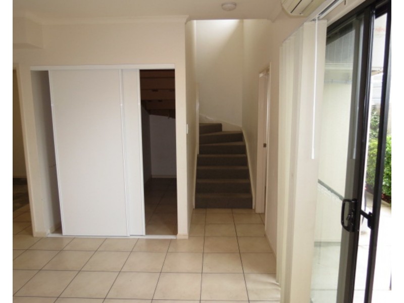 4/34 Poole Street, Bowen QLD 4805