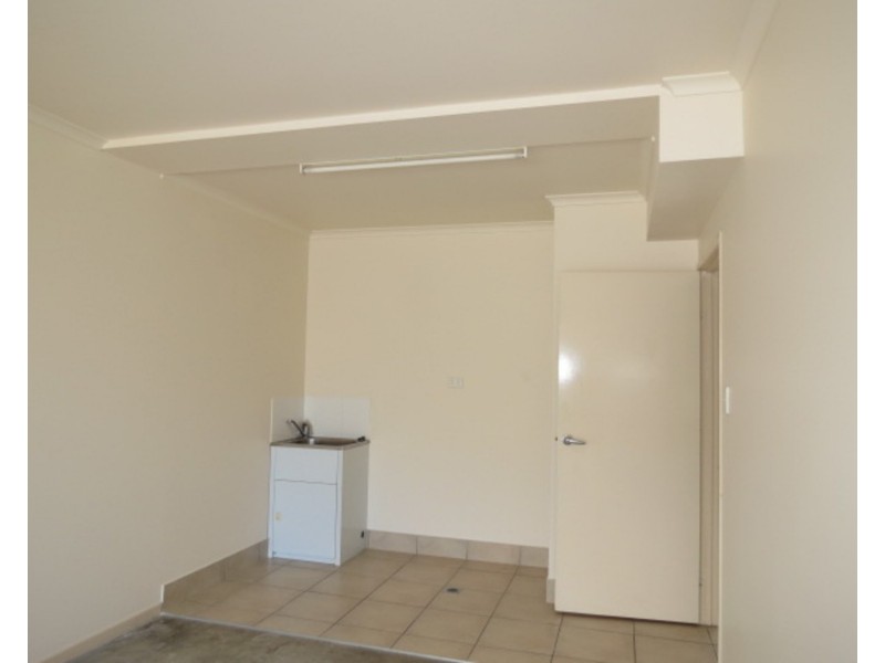 4/34 Poole Street, Bowen QLD 4805