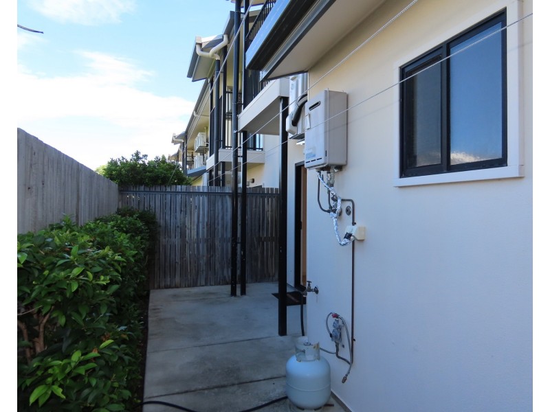 4/34 Poole Street, Bowen QLD 4805