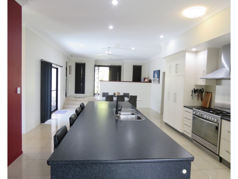 6 Allan Place, Bowen QLD 4805