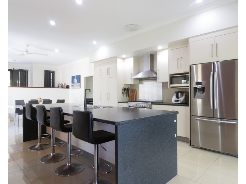 6 Allan Place, Bowen QLD 4805