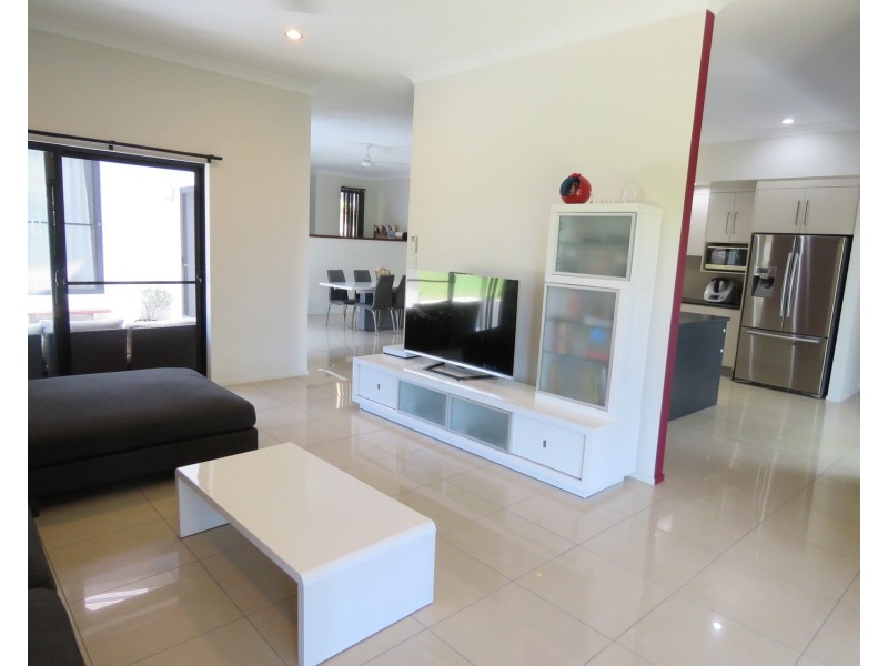 6 Allan Place, Bowen QLD 4805