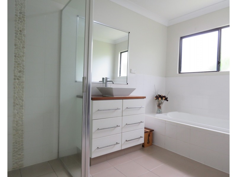 6 Allan Place, Bowen QLD 4805