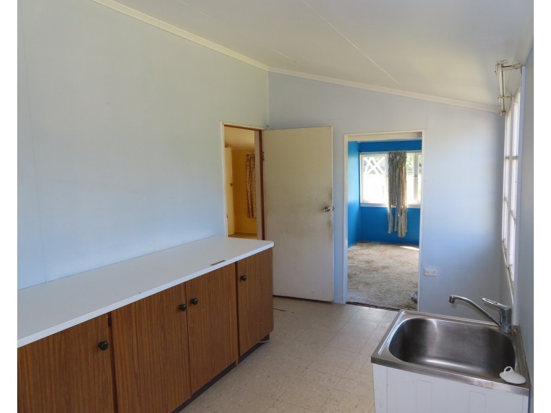 14 Livingstone Street, Bowen QLD 4805