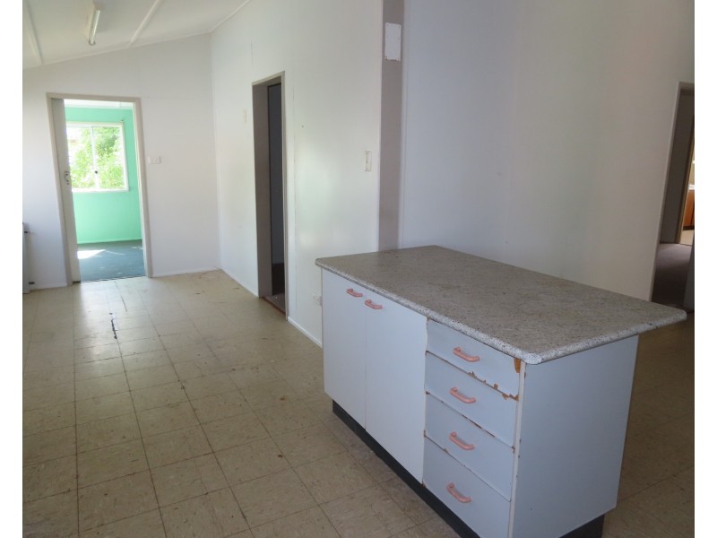 14 Livingstone Street, Bowen QLD 4805