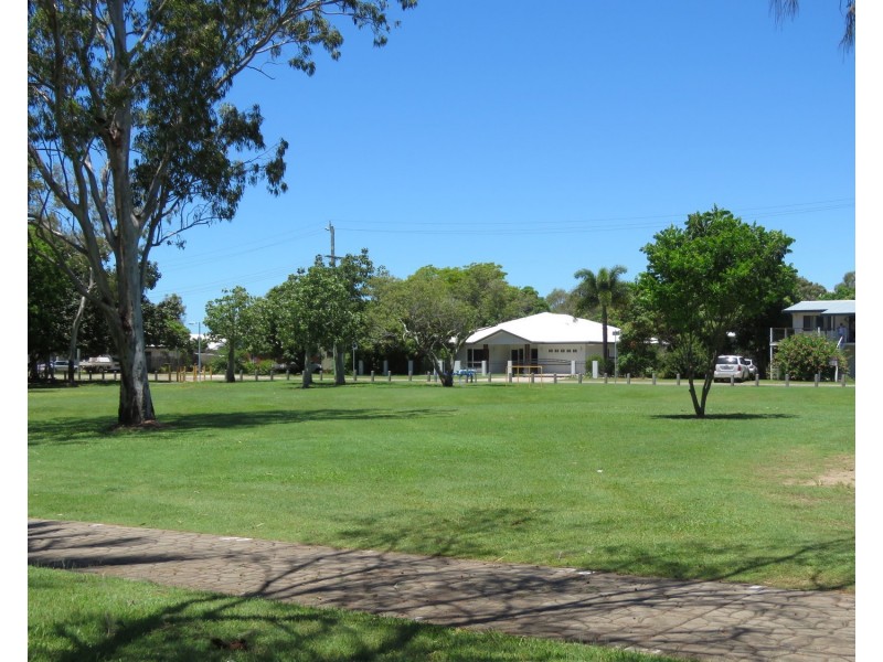 36 Crofton Street, Bowen QLD 4805