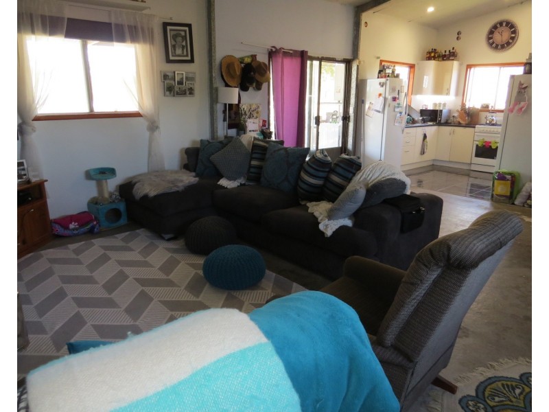 2 Elphinstone Road, Bowen QLD 4805