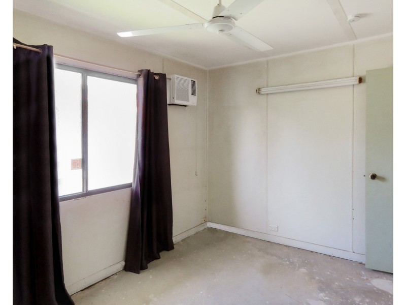 32  Creek Street, Bowen QLD 4805