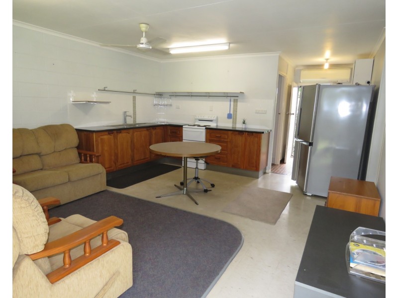 1/10 Verna Street, Bowen QLD 4805