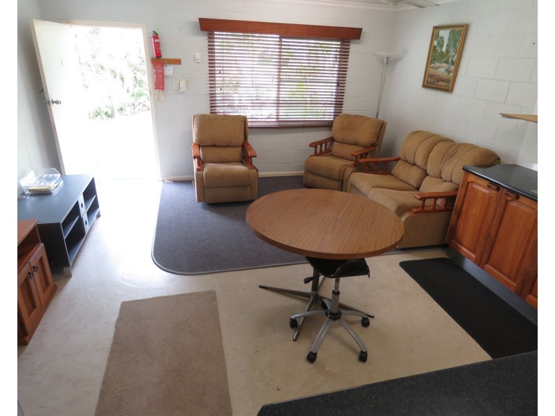 1/10 Verna Street, Bowen QLD 4805