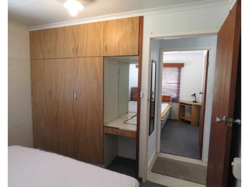 1/10 Verna Street, Bowen QLD 4805